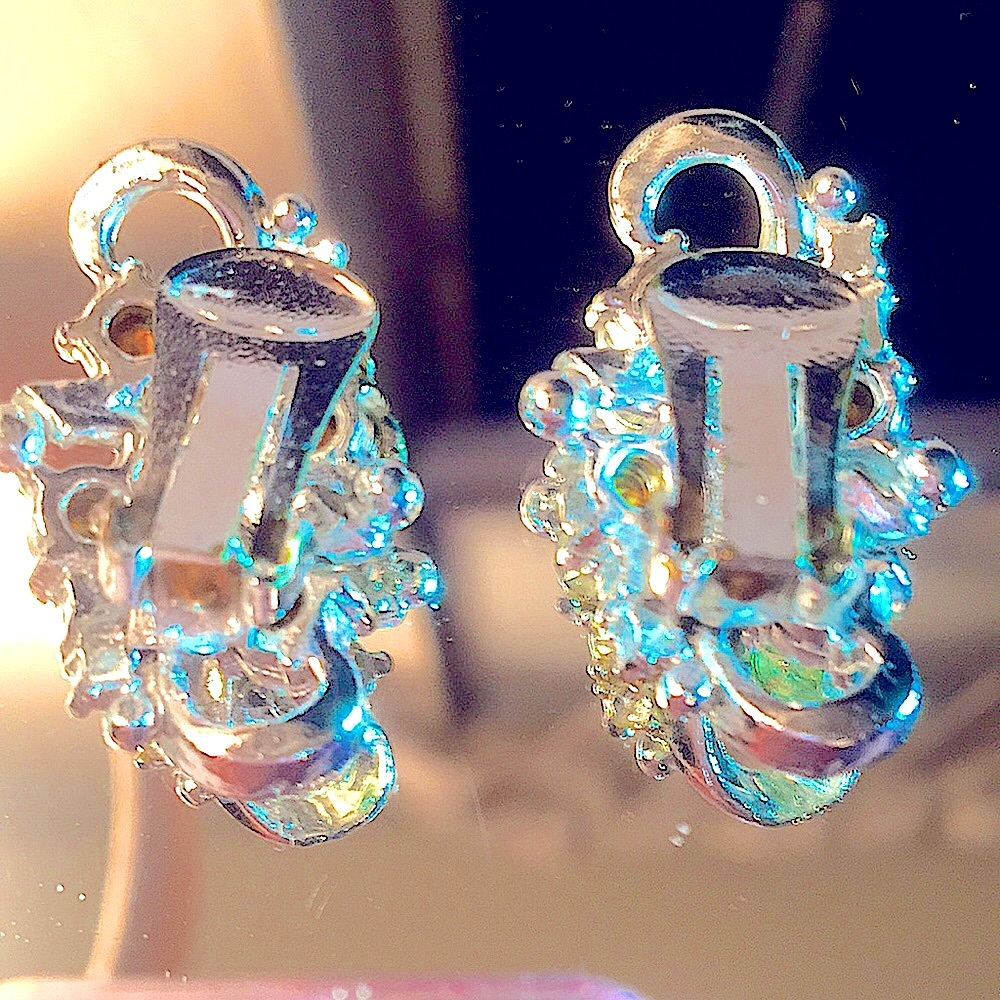 VINTAGE Crystal prong set silver clip earrings - Picture 4 of 7